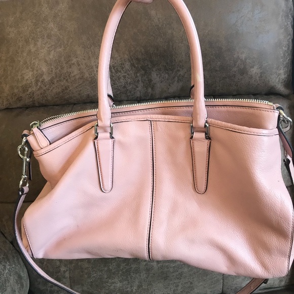 Coach soft pink bag! Perfect for spring and summer - Picture 3 of 5